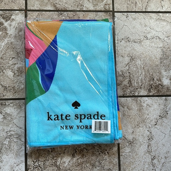NIP Kate Spade Beach Towel - Picture 3 of 3